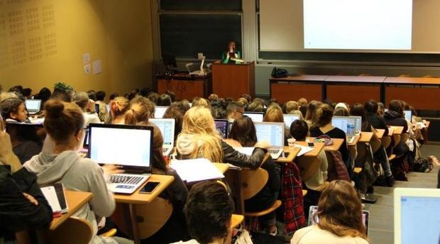5 آلاف طالب مغربي يدرسون بالجامعات الإسبانية