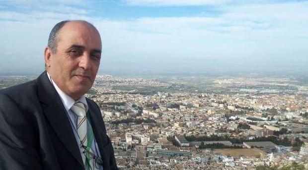 وفاة مخرج ومنتج تلفزيوني جزائري أحرق نفسه قبل أسبوعين