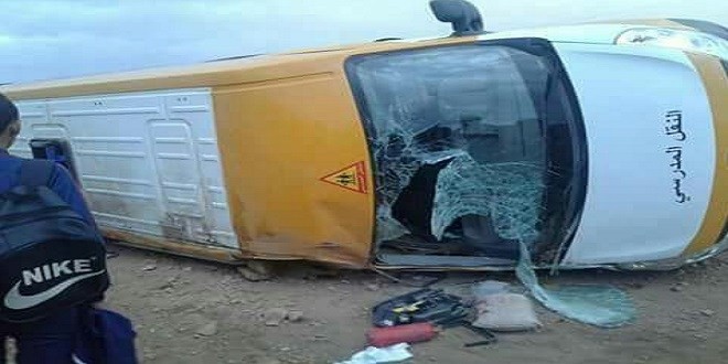 مقتل تلميذة وإصابة أخريات في حادث انقلاب سيارة للنقل المدرسي