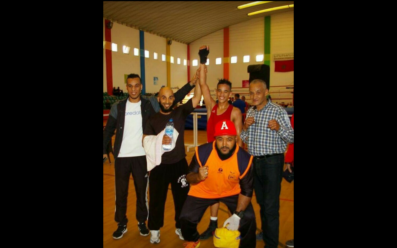 الملاكم المغربي زهير خيراوي يتوج بطلا للبطولة العربية للملاكمة بمصر