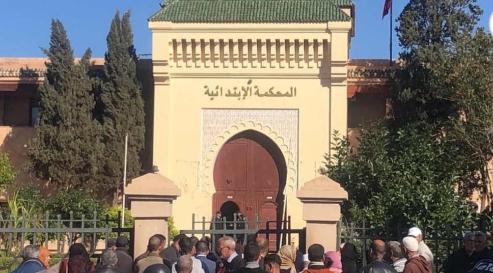 “تزوير رسم للاستيلاء على عقار إخوة”.. ابتدائية مراكش تؤجل محاكمة شهود “الزور”