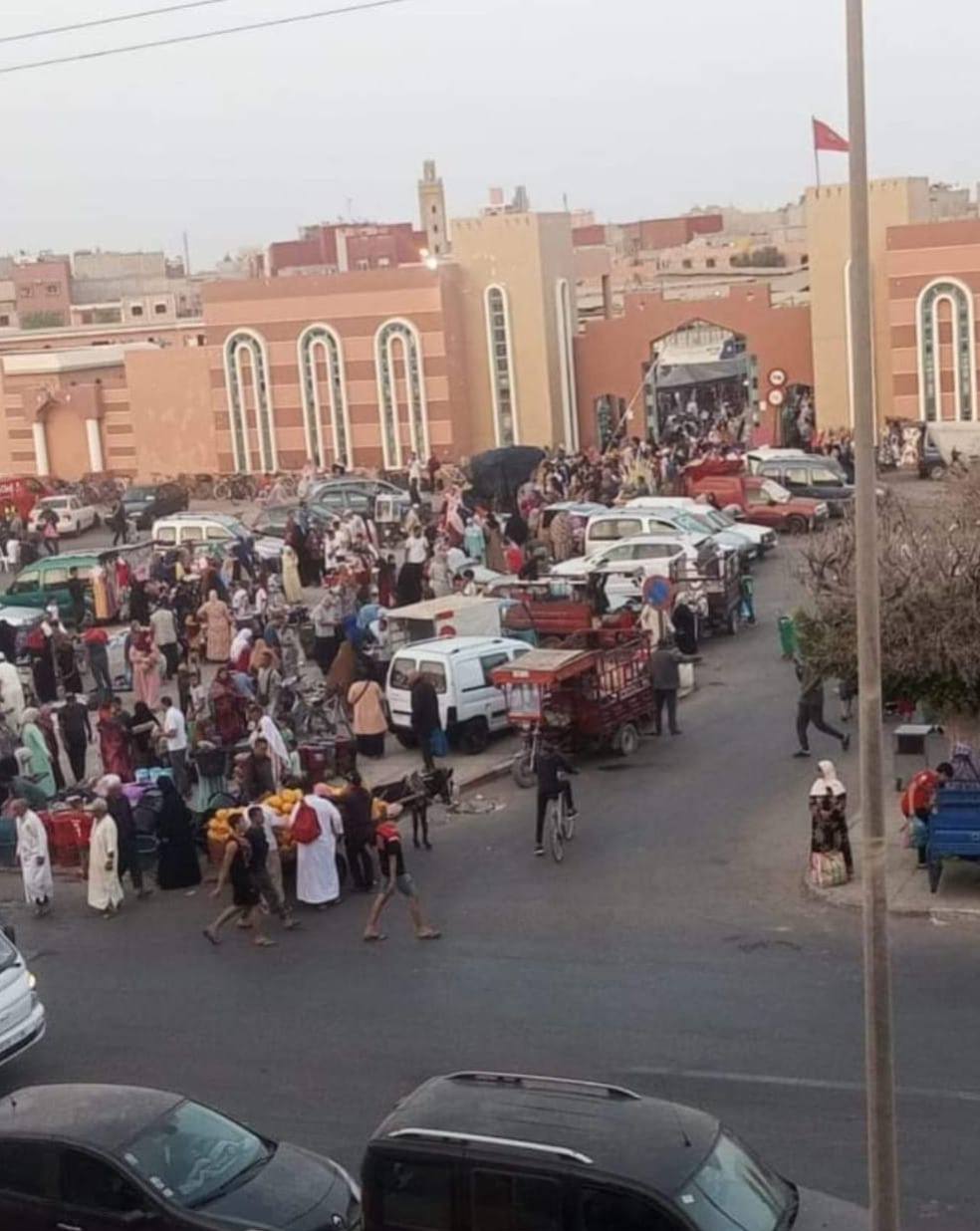 أيت ملول.. وضعية السوق البلدي ”أركانة” تثير استياء تجار وفاعلين محليين