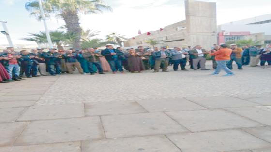 ببلدية أكادير : الموظفون يضربون عن العمل احتجاجا على الاعتداء الذي تعرض له أحد زملائهم