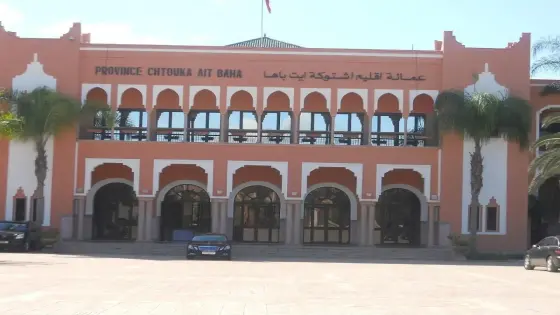 اشتوكة : في سابقة غير مسبوقة.. عون سلطة يترأس مهرجانًا ثقافيًا بمنصب “مدير” وسط انتقادات بشأن تضارب المصالح.