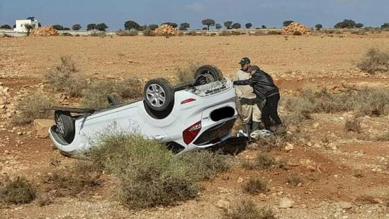 السرعة الزائدة تقلب سيارة وتتسبب في خسائر بليغة بتزنيت