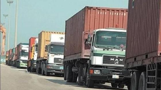 كوفيد 19.. رغم كل شيء، سائقو الشاحنات يواصلون العمل