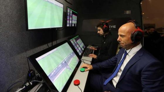 الاتحاد الأوروبي لكرة القدم يعلن رسميا عن استخدام تقنية “الفار” في دوري أبطال أوروبا مطلع 2019