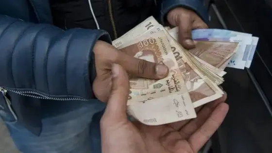 إيقاف شخص ينحدر من أولاد تايمة متلبسا بترويج أوراق مالية مزورة بالسوق الأسبوعي بتارودانت