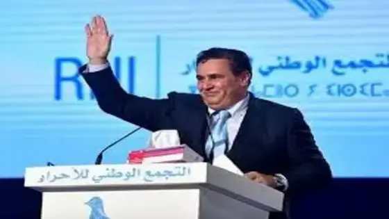 أخنوش : الشجاعة السياسية ” المسؤول إلى شاف راسو غلط ما فيها باس إراجع راسو “