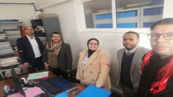 موظف ابتدائية انزكان يحملون شارات حمراء