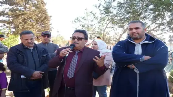 منح ” رقاقات تخزين ” للتعلم عن بعد لتلاميذ سيدي بيبي