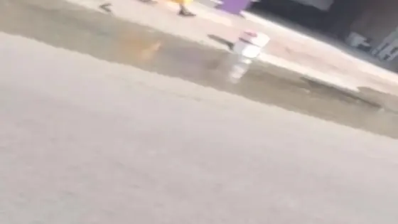روائح كريهة بعد انفجار قناة للصرف الصحي بانزكان .