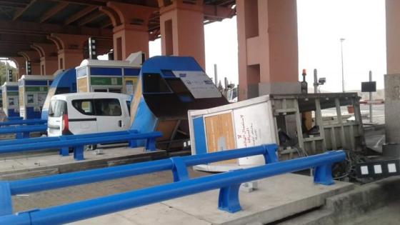 بالصور ، رياح قوية تلحق خسائر مادية بمحطات الإستراحة للطريق السيار مراكش-اكادير