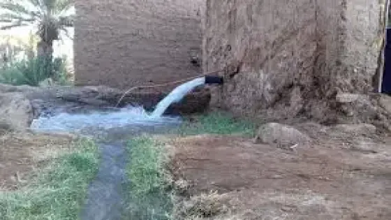 أورير بدون ماء و السلطات في فم المدفع