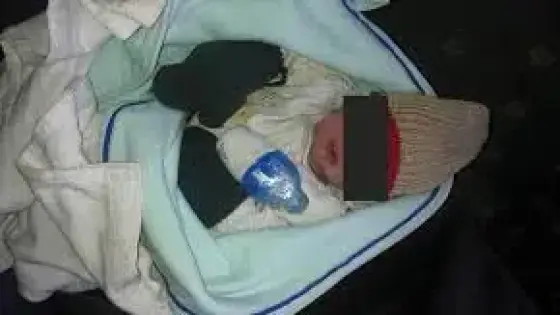 أم تضع رضيعا حديث الولادة قرب منزل في انزكان