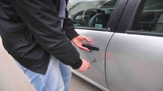 عصابة سرقة سيارات ( فياط ) تجدد نشاطها الإجرامي بسرقة سيارة جديدة بحي سيدي يوسف أكادير