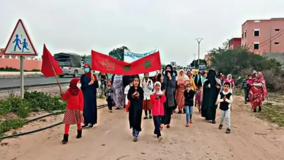 فتح طريق يخرج نسوة للاحتجاج باحشاش في سيدي بيبي