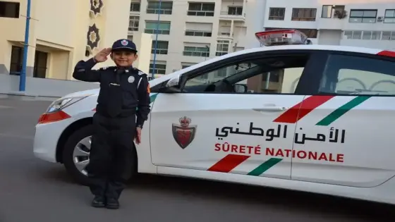 بعدما كان حديث مواقع التواصل الإجتماعي، “مديرية الحموشي” تستقبل أصغر شرطي في المغرب.. وتهديه “بذلة رسمية”-صور