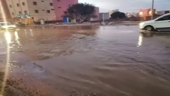 انفجار انبوب ماء وعدم تدخل المصالح المختصة يؤرق ساكنة الحاج الطيب القليعة