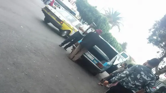 الشرطة تتصدى لفوضى أصحاب الطاكسيات بإنزكان