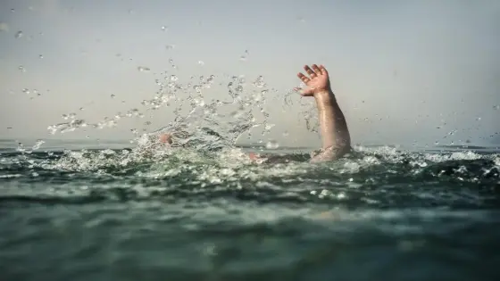 ساعات بعد وصوله ، سائح ألماني يلقى مصرعه غرقا بشاطئ اكادير