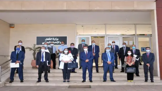 وزير الشغل يكرم عددا من مفتشي الشغل منوها باسهامهم لمحاربة الجائحة