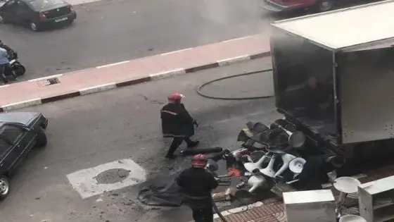 احتراق لمقطورة شاحنة من الحجم الكبير بانزكان