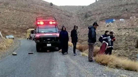 اعتقال سائق الشاحنة التي صدمت حافلة عاملات حقول الفراولة
