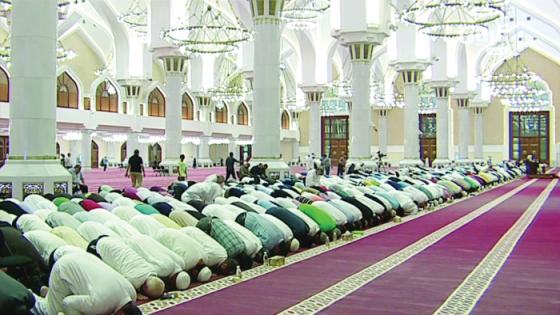 صلاة التراويح بين الاعتماد والالغاء، وتوصيات اللجنة العلمية تقر ما يلي