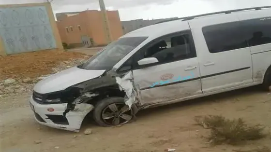 سرعة و تهور سائق طاكسي يتسببان في حادثة سير خطيرة 