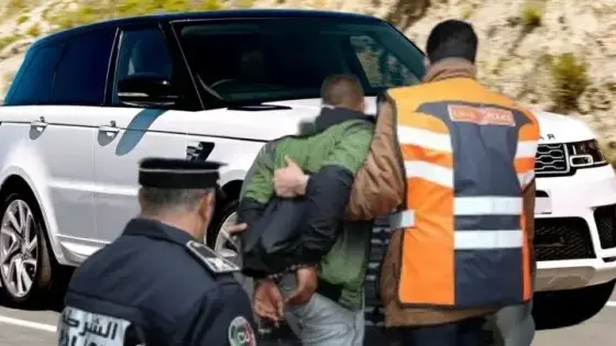 بعد أن هدد شخصيات بارزة باولاد تايمة ، المصالح الأمنية تضع حدا ل”مول رونج روفر”