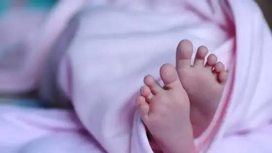 في عز البرد..العثور على رضيعة متخلى عنها بأولاد تايمة