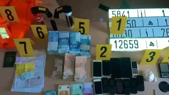 توقيف 13 شخصا متورطين في الارتباط بشبكة إجرامية تنشط في الهجرة غير المشروعة والاتجار بالبشر