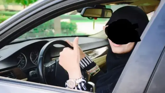 اكادير : تتدعي مد يد المساعدة لهن لتسلبهن ممتلكاتهن … سارقة من نوع راقي تسلب ضحاياها بأناقتها وسيارتها الفارهة تقع في قبضة الامن
