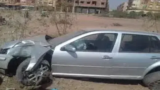 قاصر يسوق سيارة يتسبب في إصابة 14 شخصا من بينهم 10 سياح صينيين