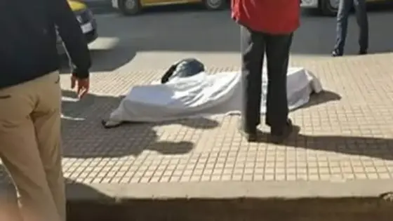 وفاة غامضة لمواطن بالشارع العام في بيوكرى