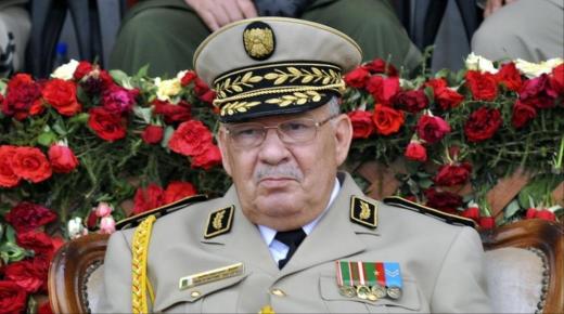أحمد قايد صالح نائب وزير الدفاع، رئيس أركان الجيش الوطني الشعبي في ذمة الله