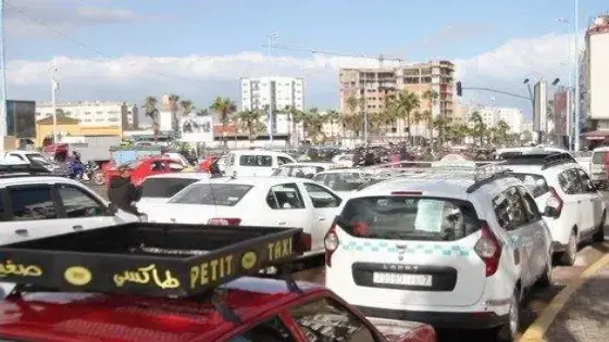 سائقو سيارات الأجرة يدعون لتحرير قطاعهم من وصاية وزارة الداخلية وإسناده للنقل