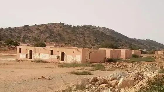 بناية ” غريبة ” تساءل مسؤولي لاخصاص بسيدي إفني