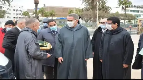 الوالي حجي يسلم 5 سيارات إسعاف وشاحنة لجماعات ترابية بأكادير 