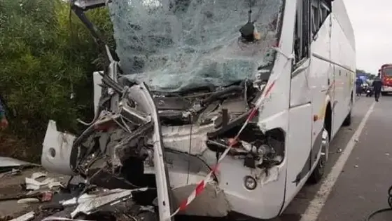 مصرع شخصين في حادث سير على الطريق السيار