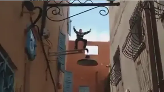 ” الإفراغ ” يتسبب في محاولة انتحار شاب بتزنيت + فيديو