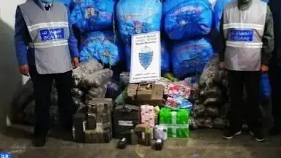 جمارك أكادير : تفتيش منزل يسفر عن حجز مواد محظورة ومبلغ مالي كبير