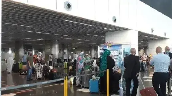 وصول 109 مواطنا مغربيا عائدا من جزر الكاناري إلى مطار الحسن الأول بالعيون