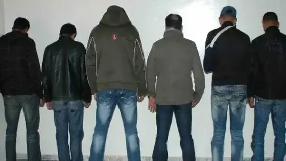 فتح بحث تمهيدي لتحديد ملابسات رشق 11 شخصا عناصر القوة العمومية بالحجارة
