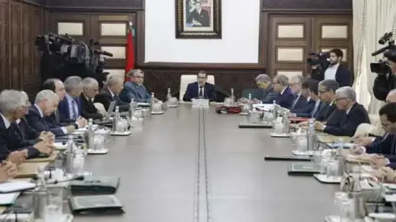 بعد إصابة الوزير لعمارة ،رئاسة الحكومة:نتائج اختبارات أعضاء الحكومة سلبية بالنسبة لكورونا ويتمتعون بصحة جيدة