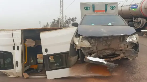 ضباب أول صباح رمضاني يتسبب في كارثة ببلفاع.. 12 مصابا في اصطدام “ناقلات الموت”