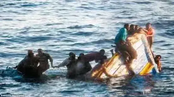 سيدي ايفني : انقلاب زورق على متنه 20 مهاجرا سريا