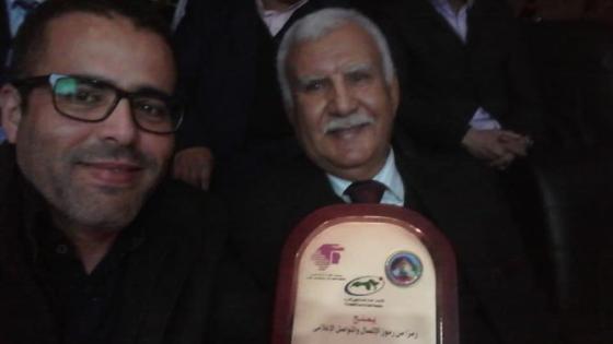 رسميا ، ” قبابي” مخرج مسلسل”عز المدينة” يتوصل بدرع التميز ويتقاسم فرحة التتويج مع فريق العمل