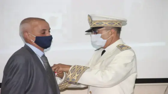 تكريم قيدوم جماعة تسكدلت السيد جيلالي موميد بدرجة الاستحقاق الوطني من الدرجة الاولى